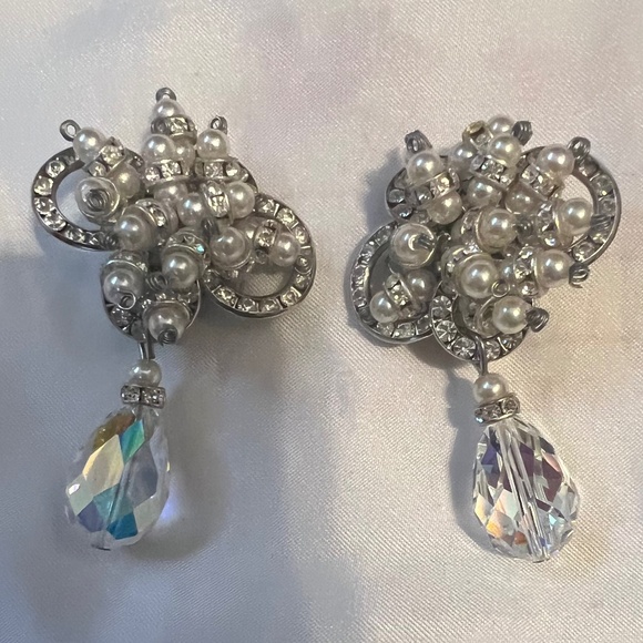 Rhinestone and Crystal clip on Earrings - Picture 1 of 2